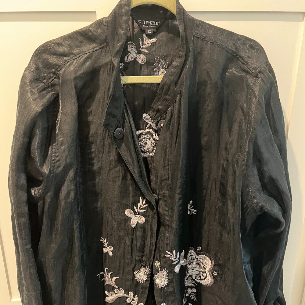 Citron Santa Monica Topper in black with silver embroidered  in size 2X.